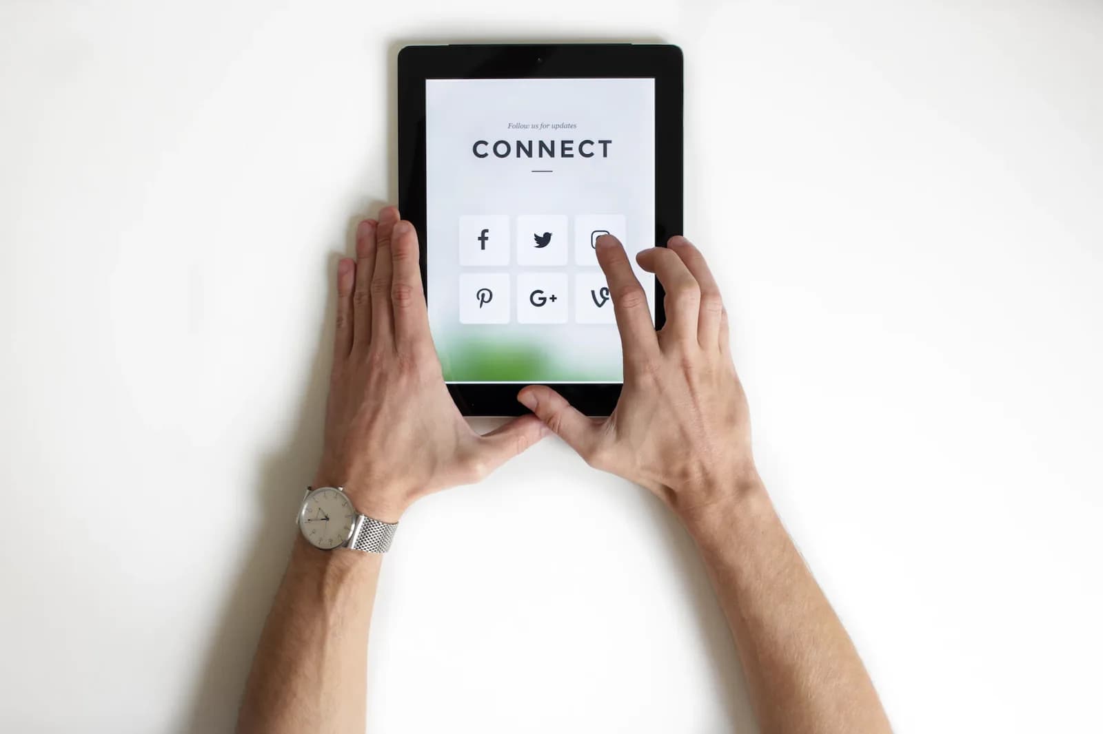 Effective Customer Service in a Digital Age: How Small Businesses Can Excel